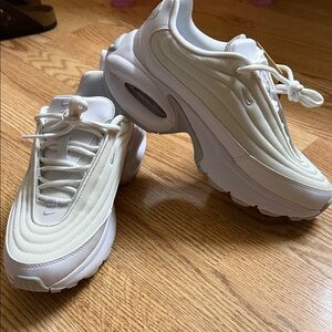 Nike Women's White and Cream Sneakers